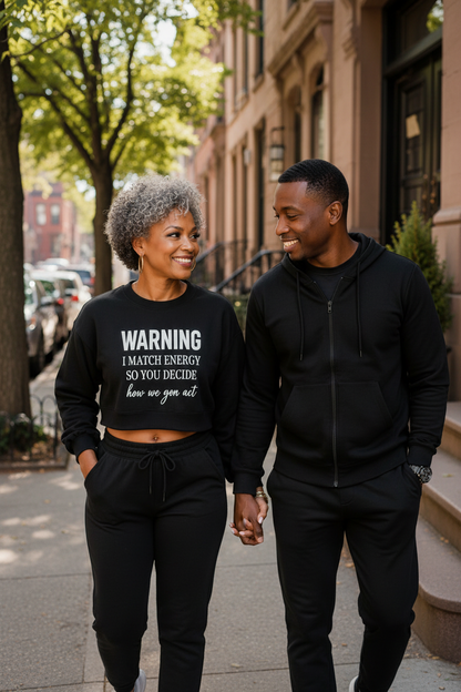 ALL THINGS QUEEN™ CROP-SWEATSHIRT